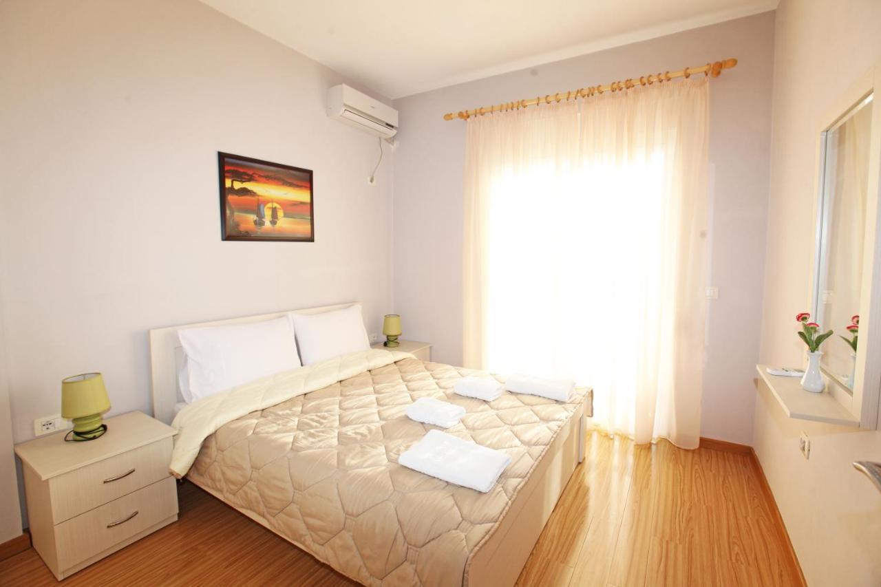 Teo Apartaments Sarande Exterior photo