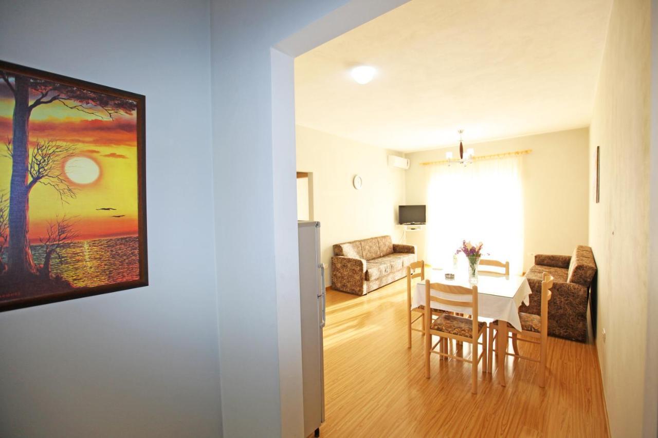 Teo Apartaments Sarande Exterior photo