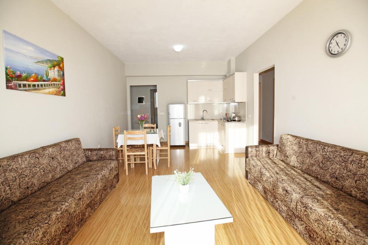 Teo Apartaments Sarande Exterior photo