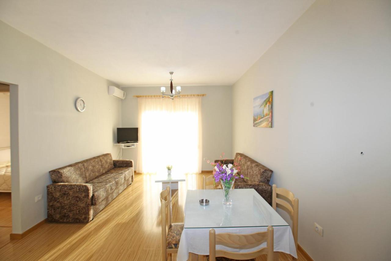 Teo Apartaments Sarande Exterior photo