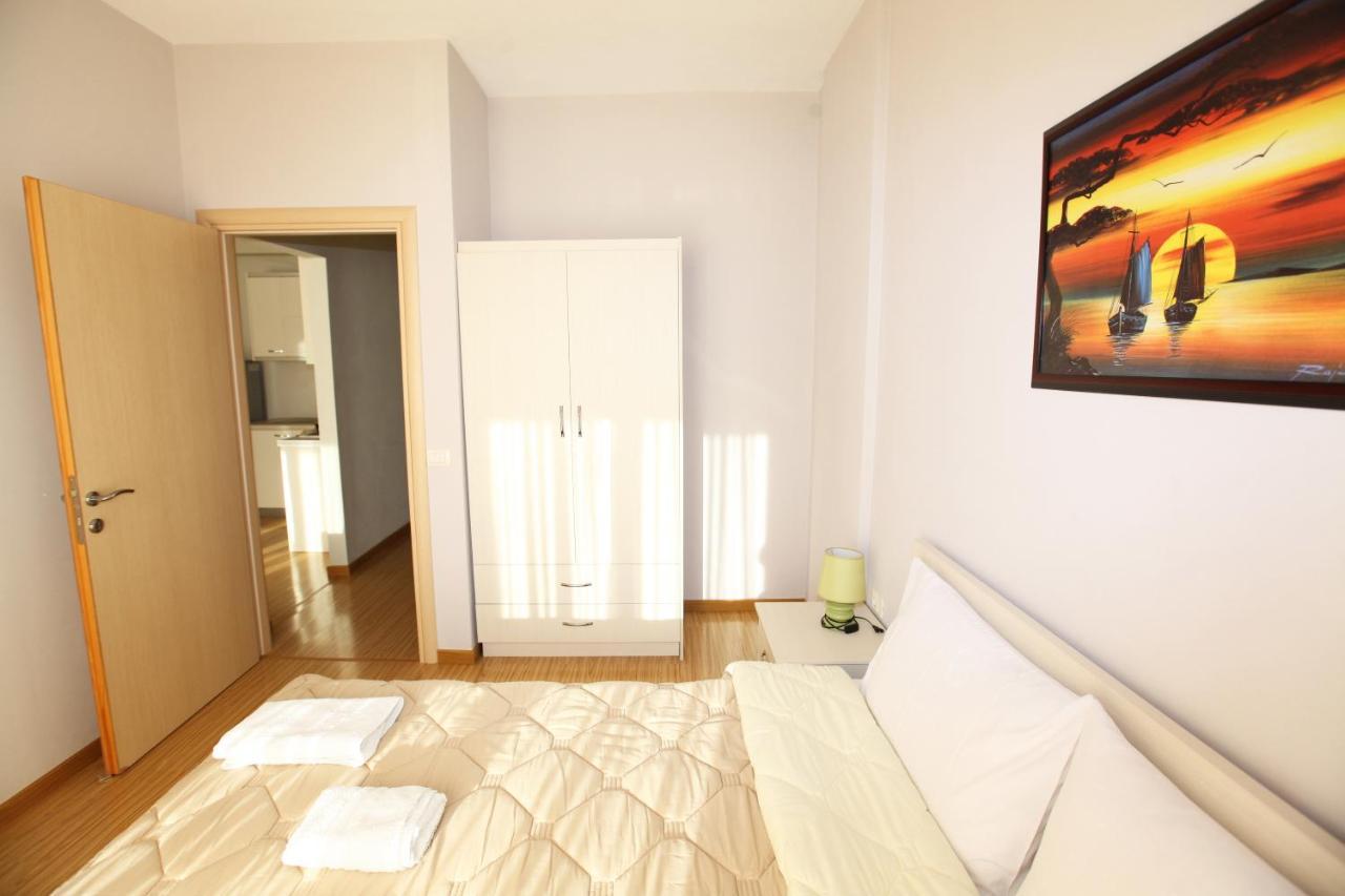 Teo Apartaments Sarande Exterior photo