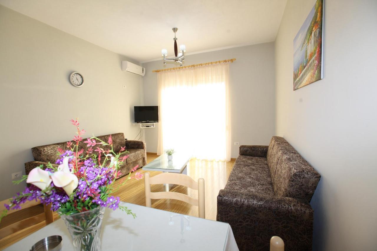Teo Apartaments Sarande Exterior photo