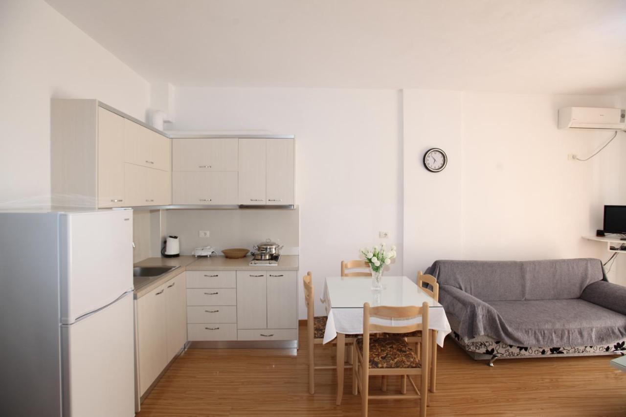 Teo Apartaments Sarande Exterior photo