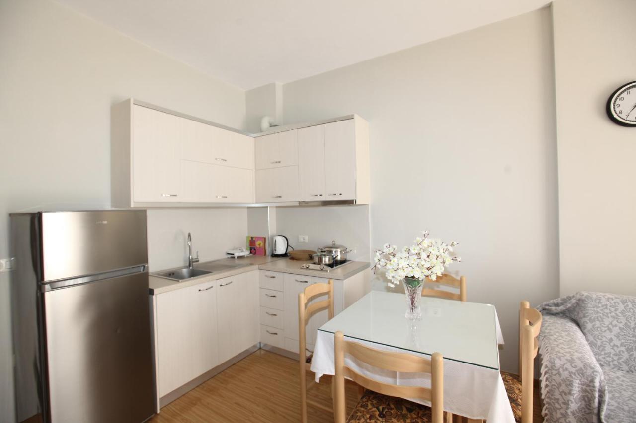 Teo Apartaments Sarande Exterior photo